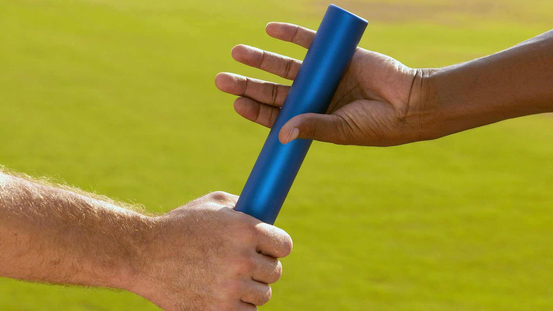 中国足球逐步推动从职业到草根多层面发展路径，我国职业足球的发展现状