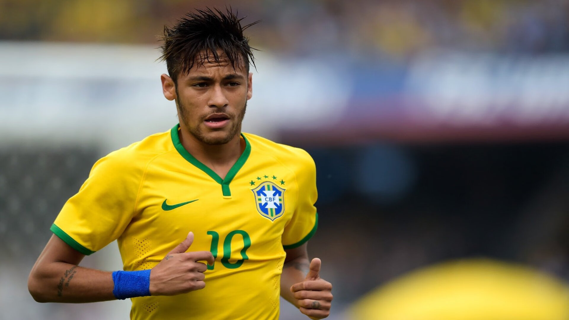 奥康纳的全能表现，带领袋鼠队走向橄榄球冠军，奥康和袋鼠哪个牌子好